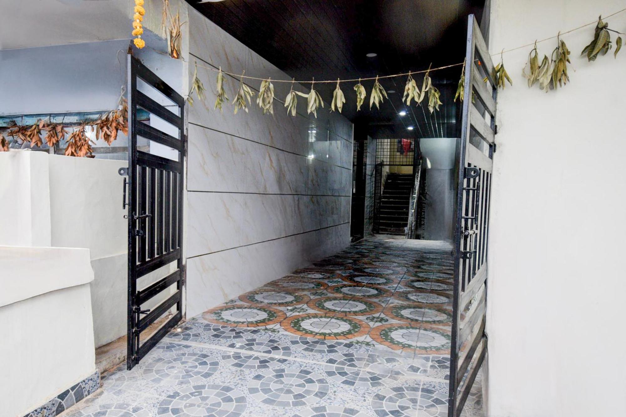 Hotel Super Collection O Srisailam Highway à Shamshabad Extérieur photo
