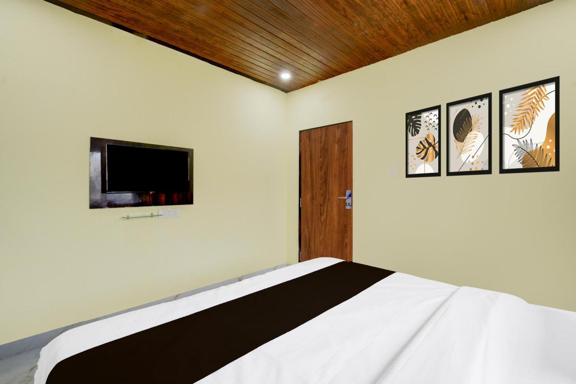 Hotel Super Collection O Srisailam Highway à Shamshabad Extérieur photo