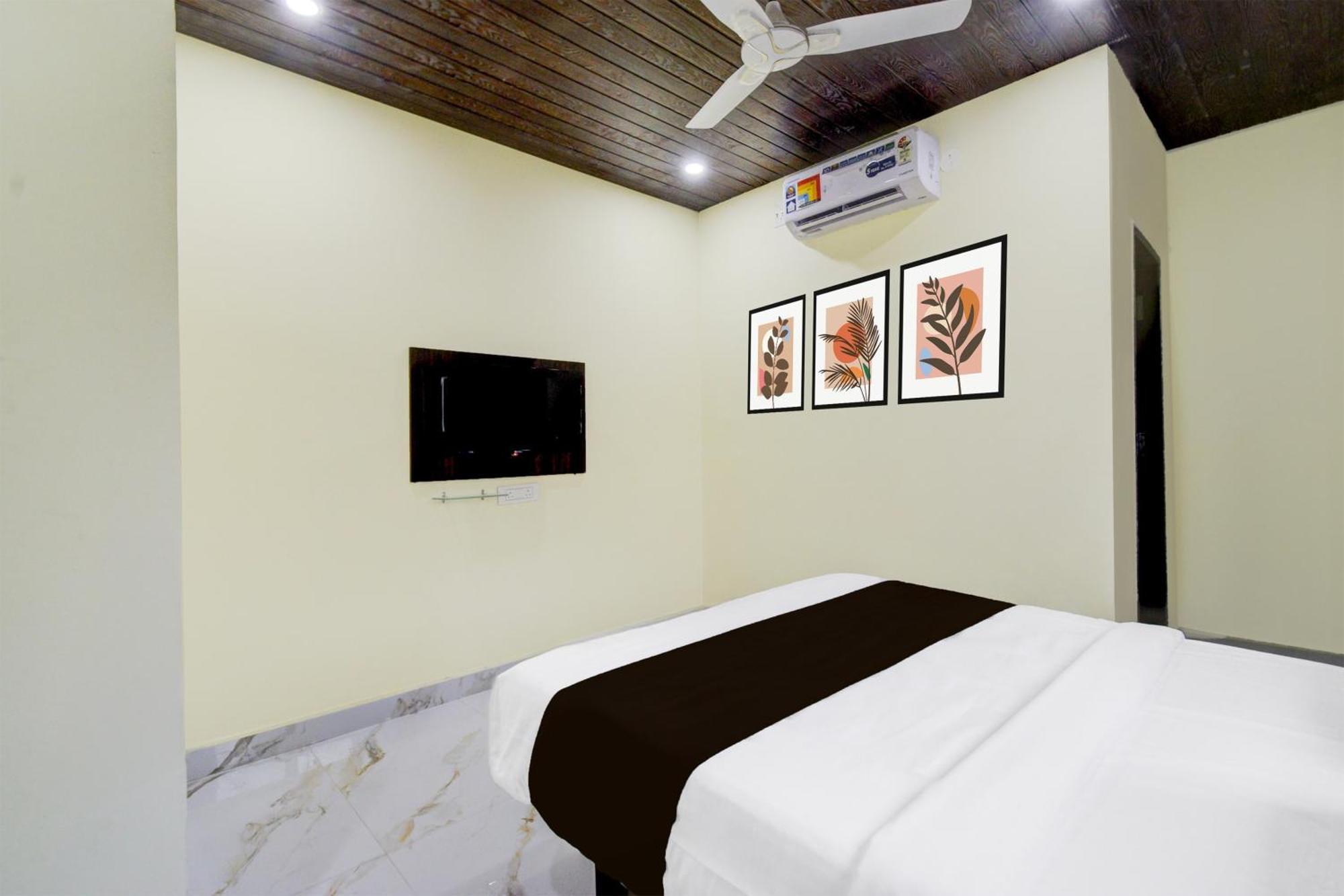 Hotel Super Collection O Srisailam Highway à Shamshabad Extérieur photo