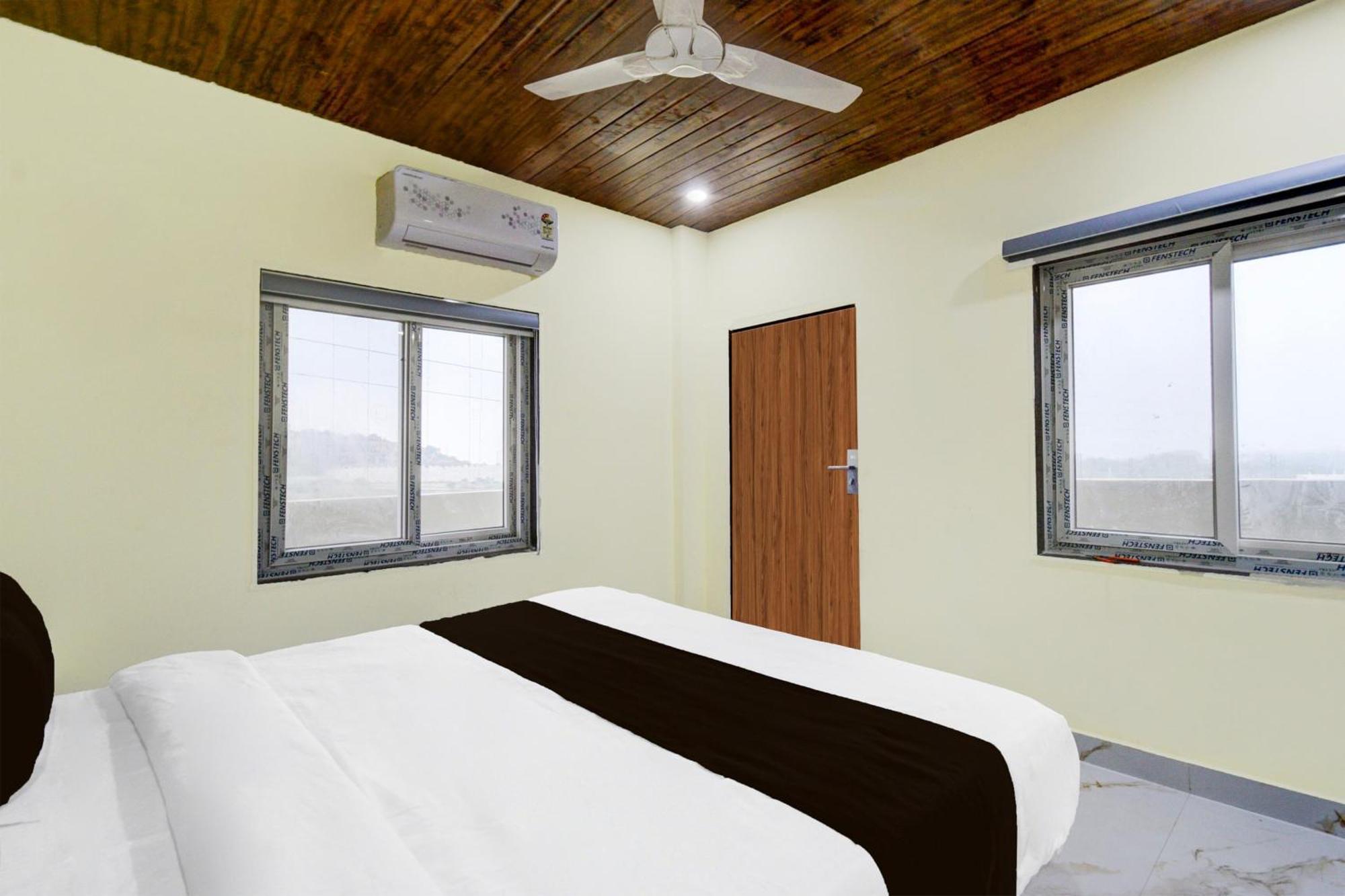 Hotel Super Collection O Srisailam Highway à Shamshabad Extérieur photo